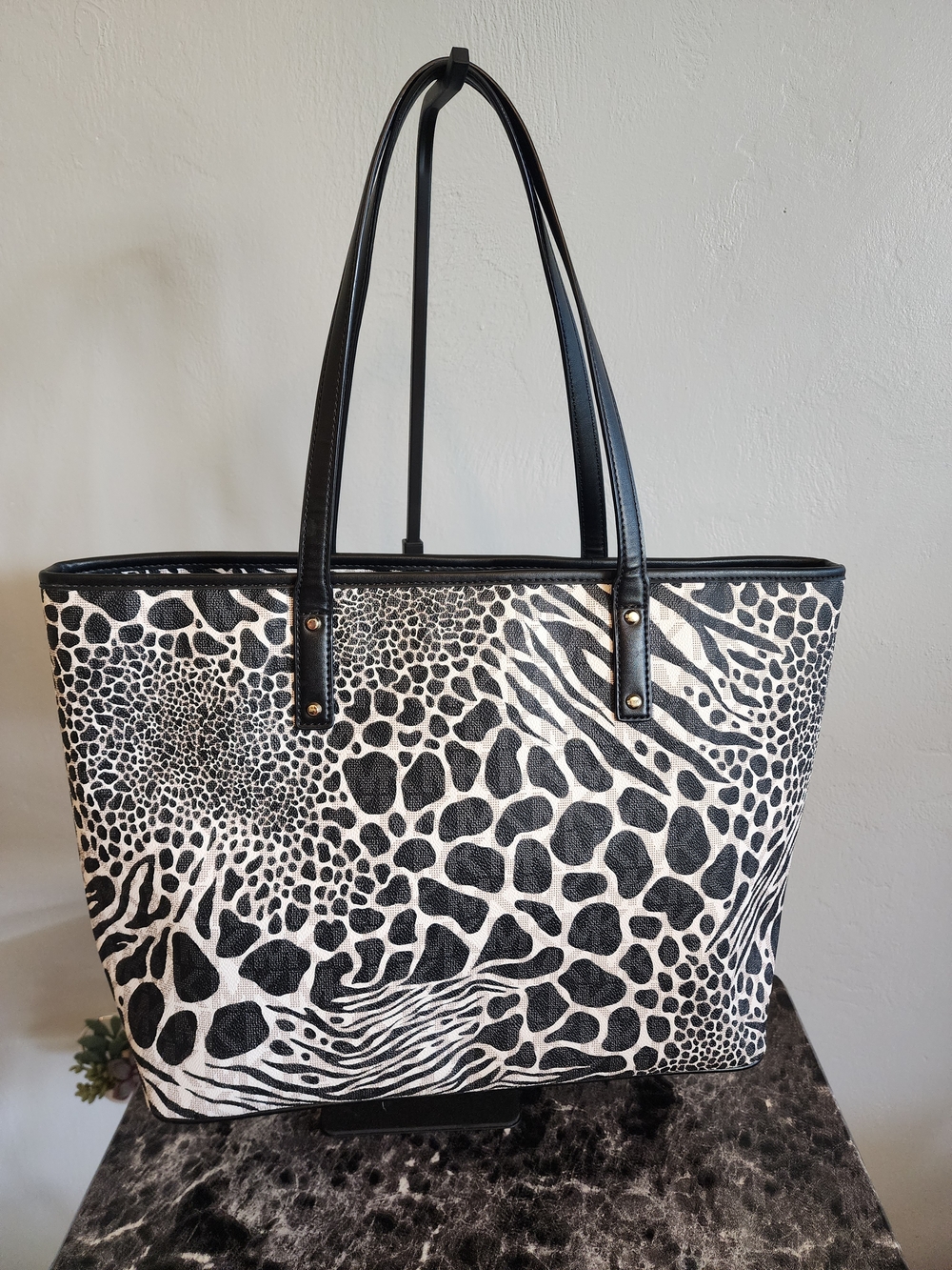 Michael Kors Black & White Animal Print Carter Tote Bag - Picture 2 of 12